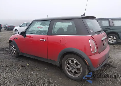 2005 Mini Cooper z USA, uszkodzony, nr VIN WMWRC33525TJ72640